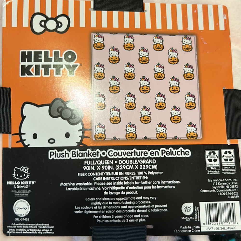 Hello Kitty Throw Blanket - Picture 2 of 3